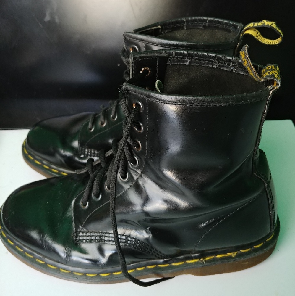 Black Dr. Martens boots men's 8